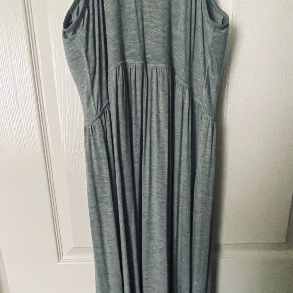 Secret Treasures Gray and White Lace Trim Chemise - Picture 7 of 7